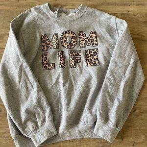WOmens crewneck